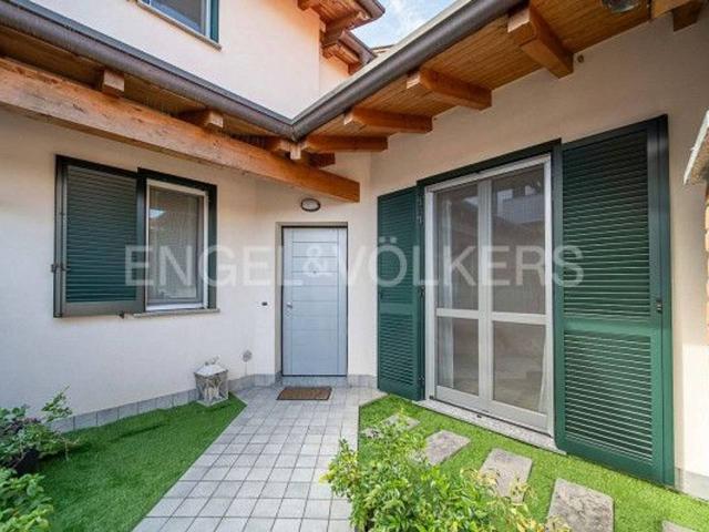 Villa Schiera in vendita a Solbiello, Solbiate Olona