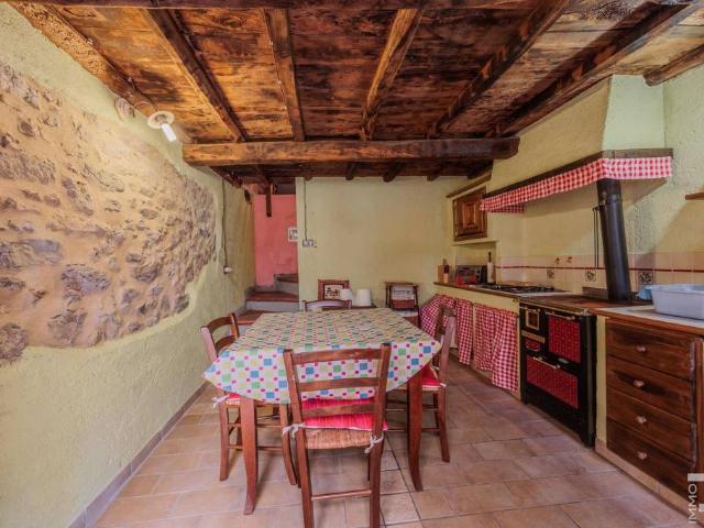 Villa Schiera in vendita a Stazzema, Toscana