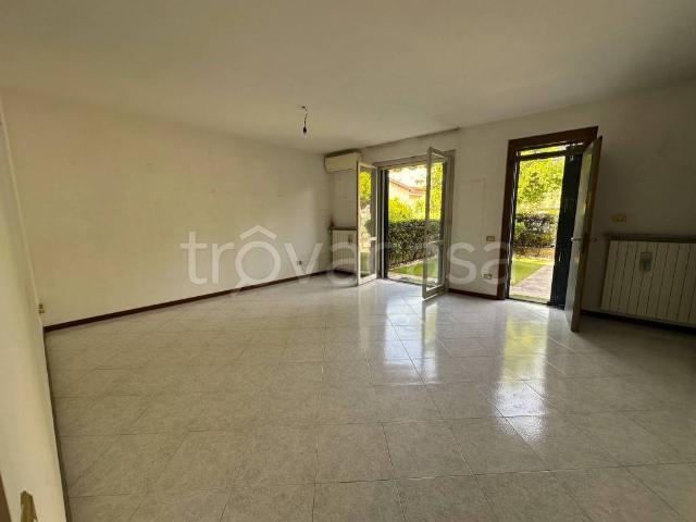Villa Schiera in vendita a Stezzano, Bergamo