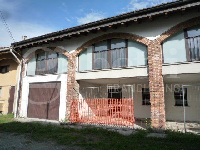 Villa Schiera in vendita a Ternate, Lombardia