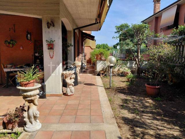 Villa Schiera in vendita a Campolimpido, Roma Capitale