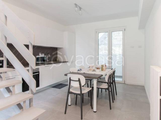 Villa Schiera in vendita a Rogaro, Tremezzina