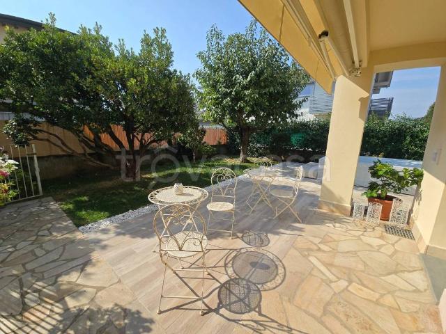 Villa Schiera in vendita a Trescore Balneario, Bergamo