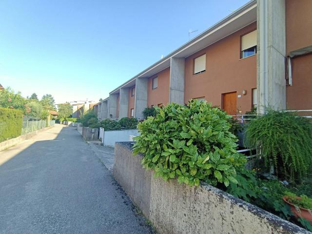 Villa Schiera in vendita a Paderno, Reana Del Roiale