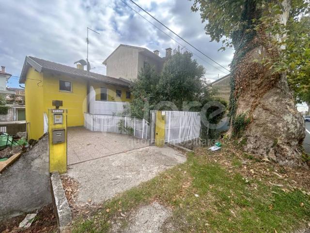 Villa Schiera in vendita a Baldasseria Media / Baldassarie Medie, Udine / Udin