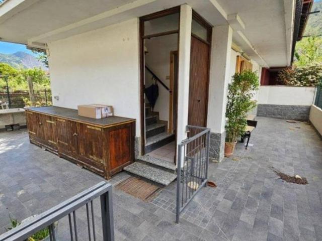 Villa Schiera in vendita a Ventimiglia, Liguria