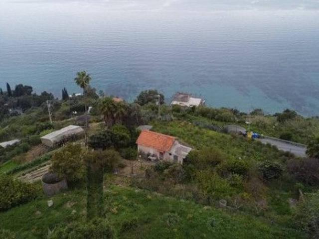 Villa Schiera in vendita a Ventimiglia, Liguria