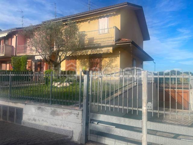 Villa Schiera in vendita a Verdello, Lombardia