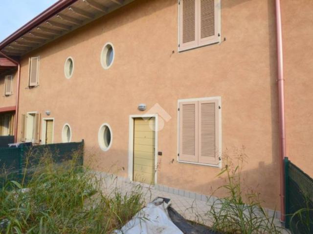 Villa Schiera in vendita a Verolavecchia, Lombardia