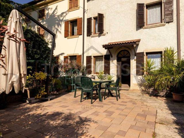 Villa Schiera in vendita a Sud-Est, Brenzone