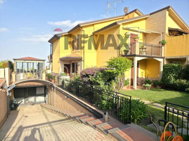 Villa Schiera in vendita a Sambuco, Viagrande