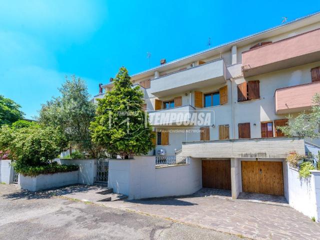 Villa Schiera in vendita a Unione di comuni Terre di Castelli, Vignola
