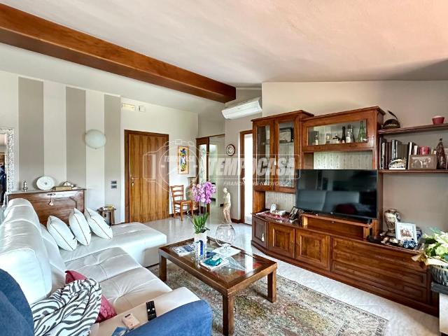 Villa Schiera in vendita a Villongo, Bergamo