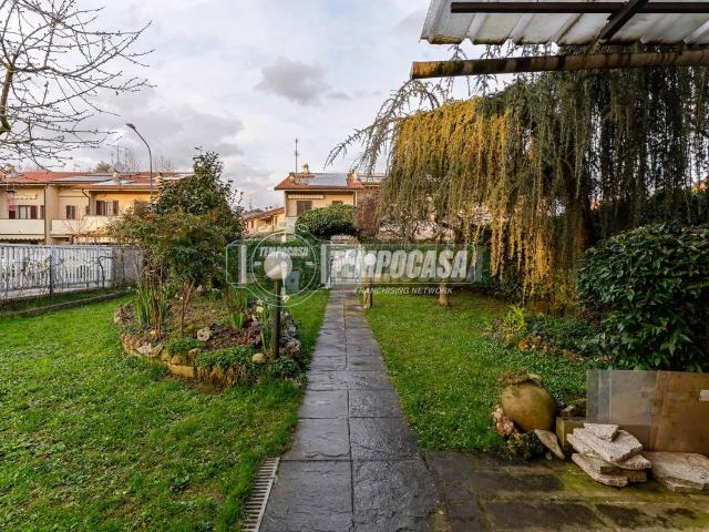 Villa Schiera in vendita a Vimercate, Lombardia