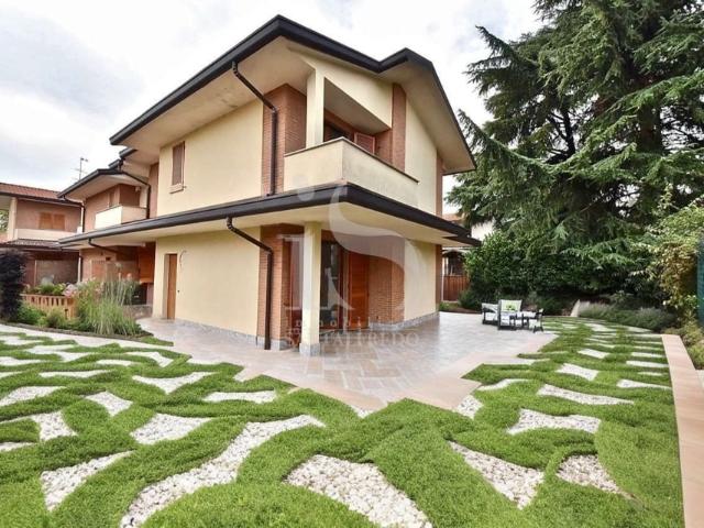 Villa Schiera in vendita a Ruginello, Vimercate