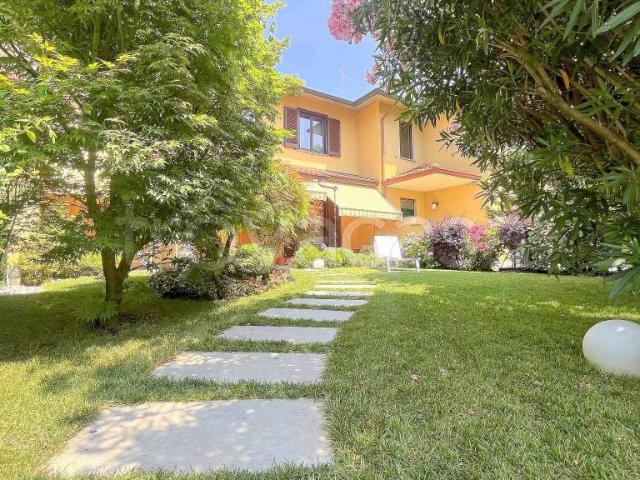 Villa Schiera in vendita a Oreno, Vimercate