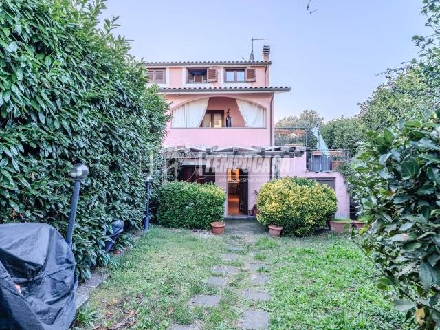 Villa Schiera in vendita a Vitorchiano, Lazio