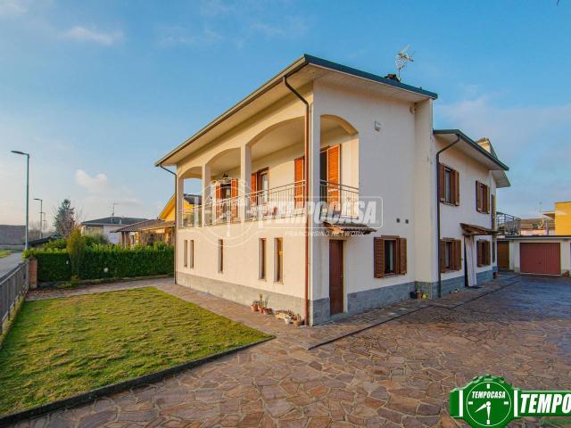 Villa Schiera in vendita a Voghera, Lombardia