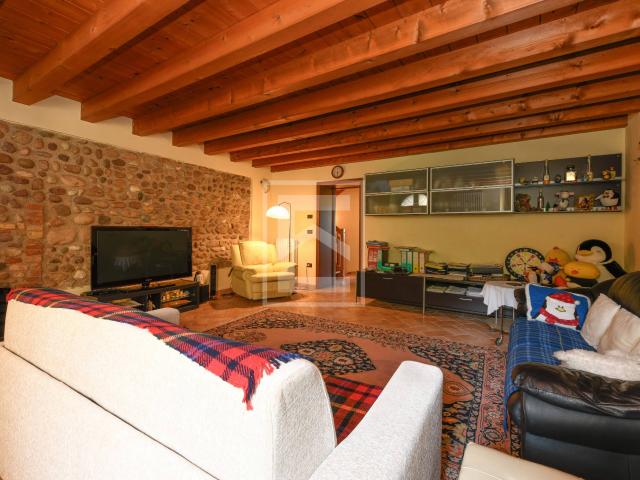 Villa Indipendente in vendita a Volta Mantovana, Lombardia