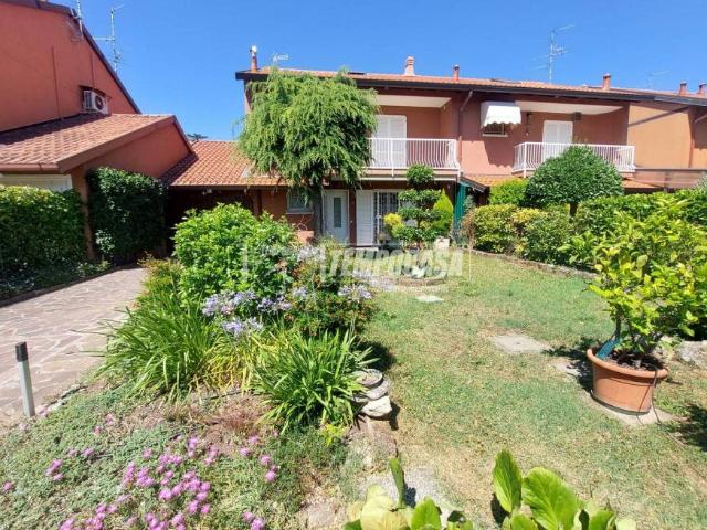 Ville Schiera in vendita a Agrate Brianza