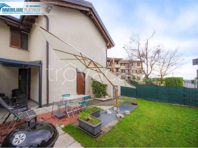 Villa Schiera in vendita a Aicurzio, Lombardia