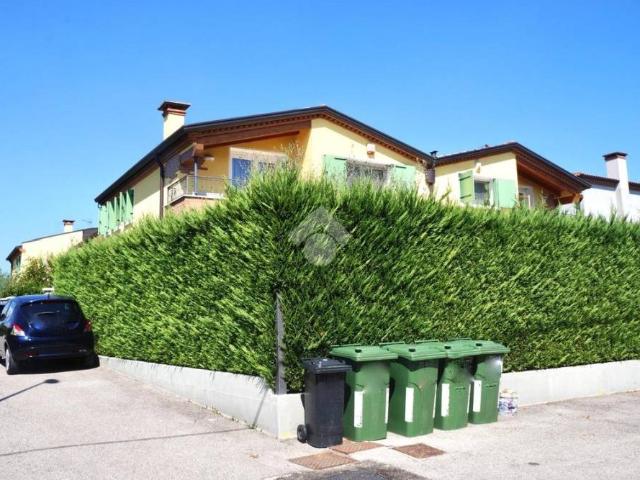 Ville Schiera in vendita a Albignasego, Lion