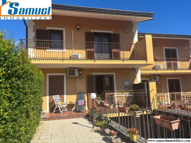 Villa Schiera in vendita a Giarre, Catania