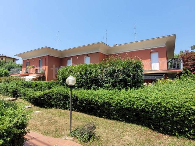 Villa Schiera in vendita a Alzano Lombardo, Lombardia