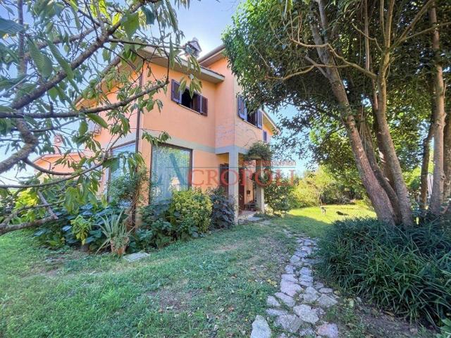 Villa Schiera in vendita a Ponton dell'Elce, Anguillara Sabazia