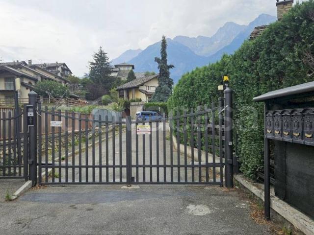 Villa Schiera in vendita a Aosta