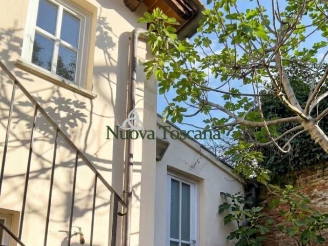 Villa Schiera in vendita a Arezzo