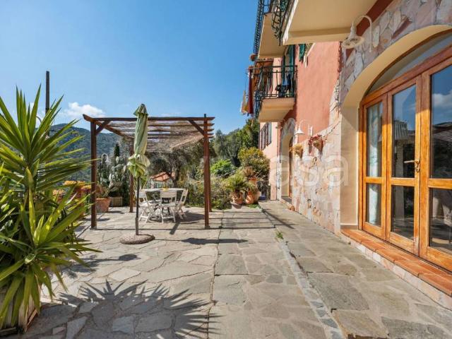 Villa Schiera in vendita a Avegno, Salto