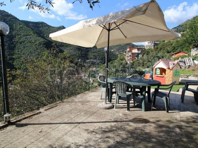 Villa Schiera in vendita a Avegno
