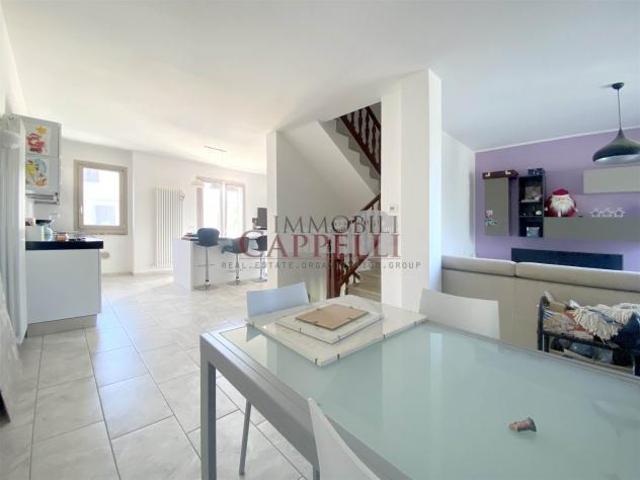 Villa Indipendente in vendita a Forlì, Forlì-Cesena