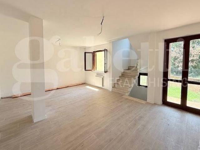 Villa Indipendente in affitto a Orte, Lazio