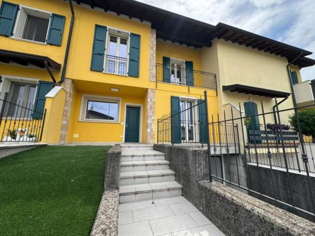 Villa Indipendente in vendita a Unione dei Comuni Bassa Bresciana Occidentale, Maclodio