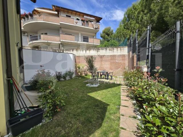 Villa Indipendente in vendita a Roseto Degli Abruzzi, Abruzzo