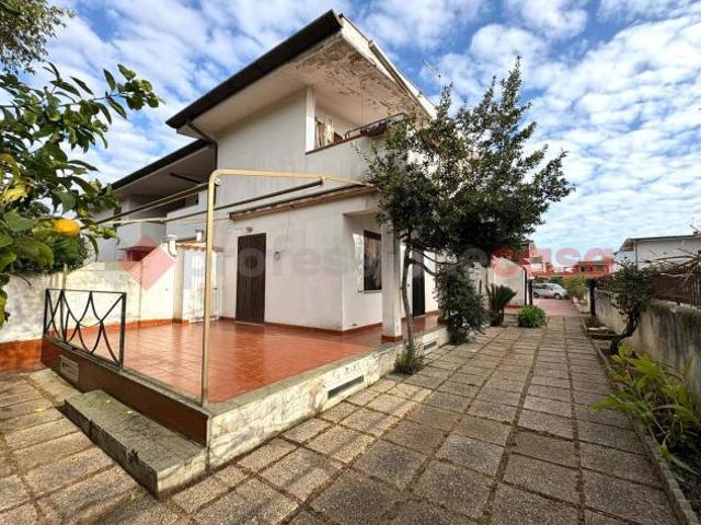 Villa Indipendente in vendita a Terracina, Lazio