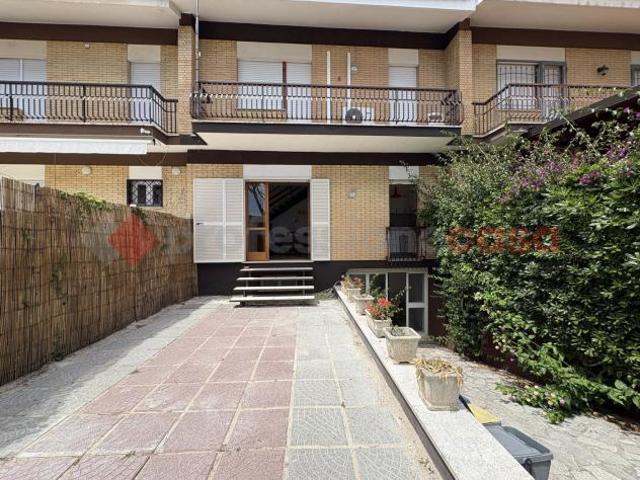 Villa Indipendente in vendita a Terracina, Lazio