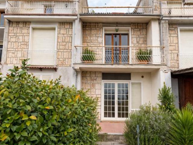 Villa Indipendente in vendita a Torre Cajetani, Lazio