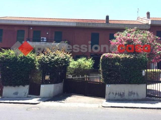 Villa Indipendente in affitto a Tremestieri Etneo, Sicilia