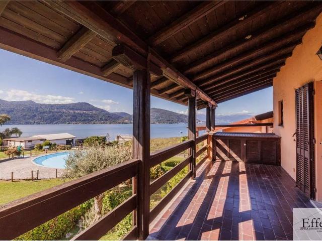 Villa Indipendente in affitto a Ranco, Lombardia