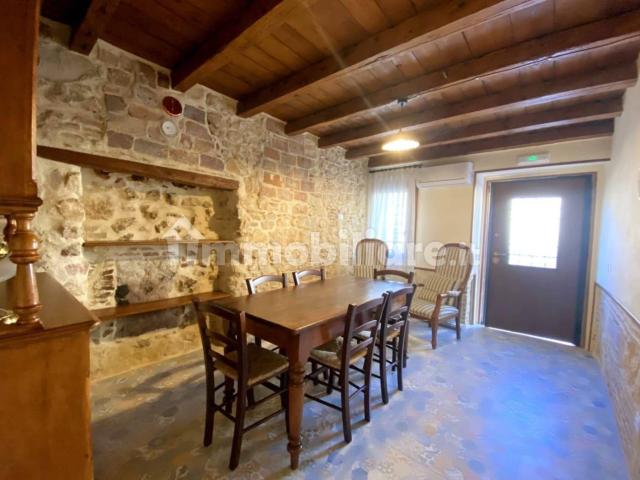 Villa Indipendente in affitto a Soave, Veneto