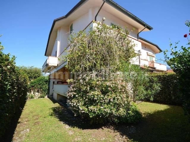 Villa Indipendente in affitto a Montignoso, Toscana