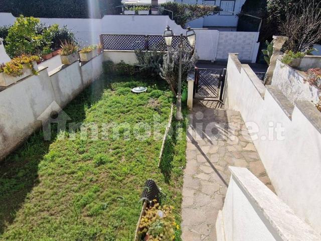 Villa Indipendente in affitto a Lido di Enea, Roma Capitale