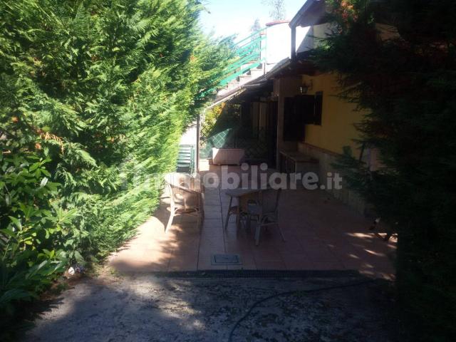 Villa Indipendente in affitto a Unione dei Comuni I Fontanili, Rosate