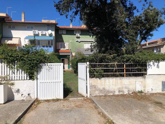 Villa Indipendente in affitto a Fregene, Roma Capitale