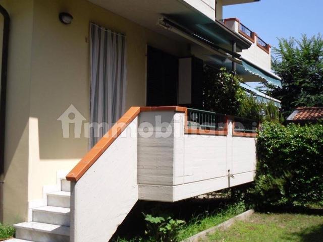 Villa Indipendente in affitto a Marina di Massa, Marina Di Massa