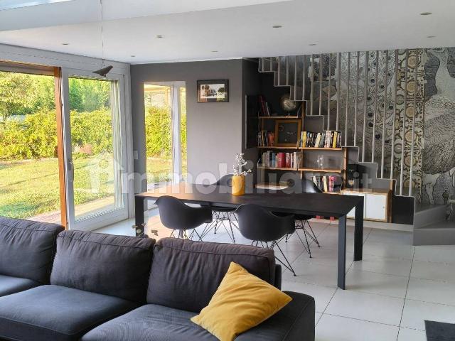 Villa Indipendente in affitto a Comunità Montana Valli del Verbano, Brissago Valtravaglia