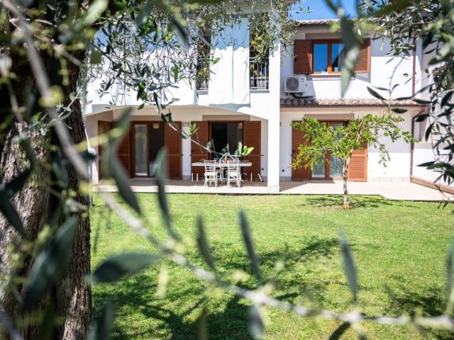 Villa Indipendente in affitto a Cinzano, Piemonte